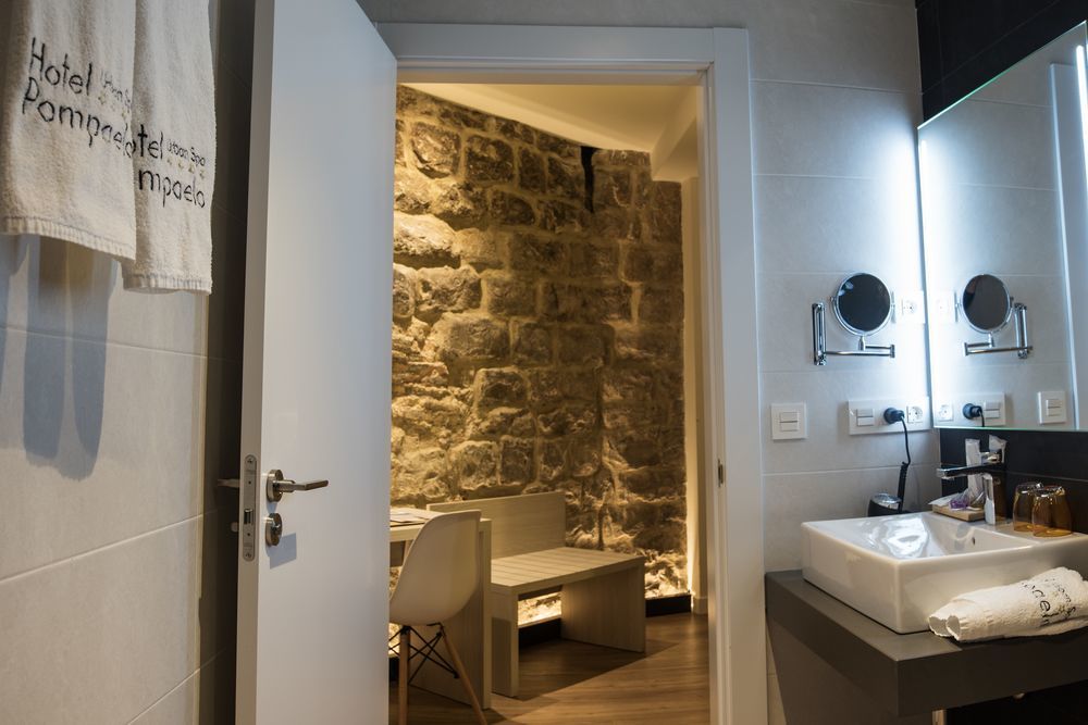 Hotel Pompaelo Urban Spa Pampelune Extérieur photo